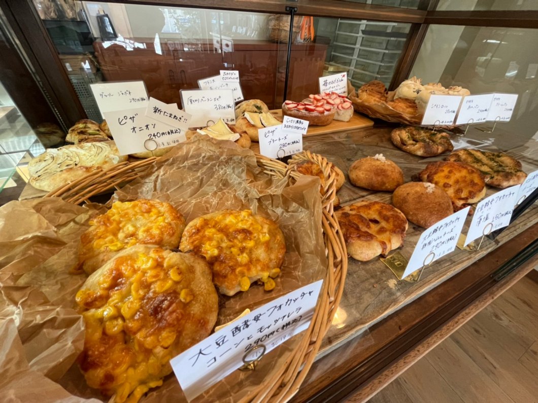 京都のパン屋でパンスク加盟店でもある、パンとおかし こはるびより