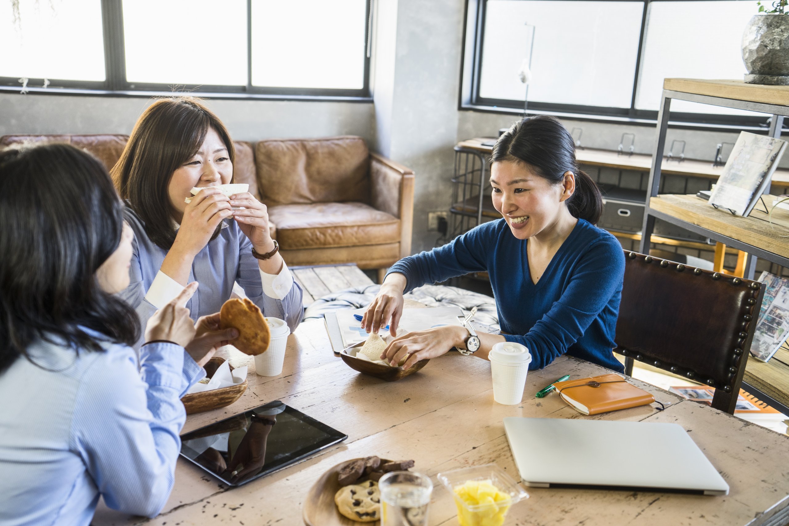 オフィス食サービス25選！社員の満足度向上に役立つおすすめサービスを徹底比較